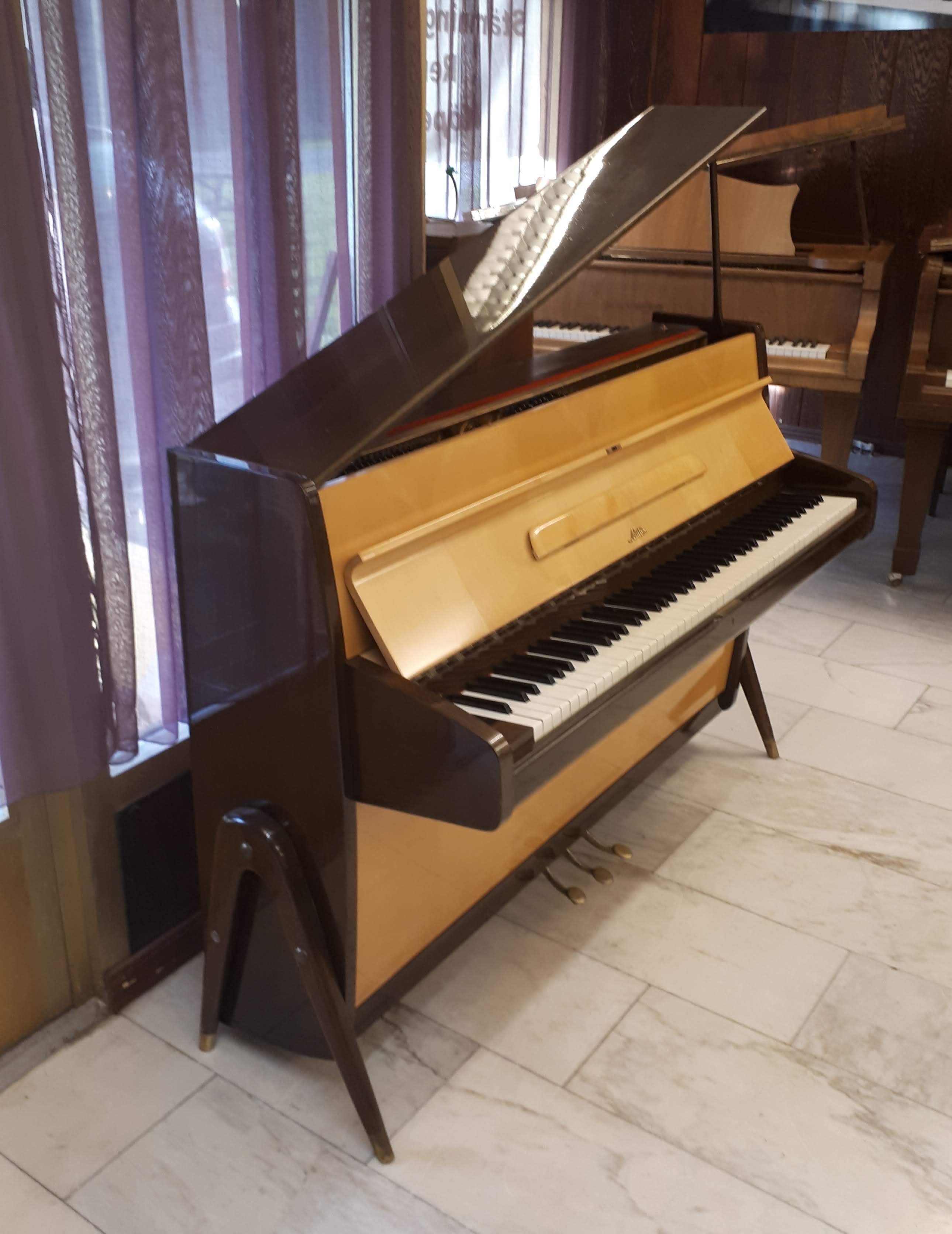 Sauter 104 / piano,S