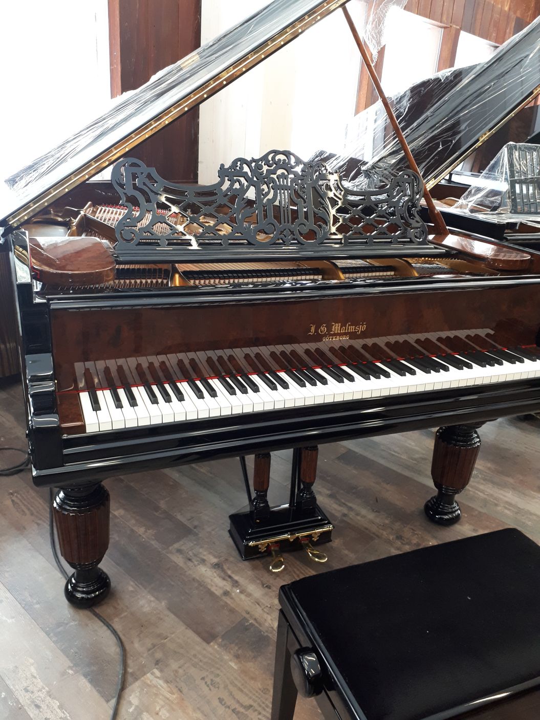 Malmsjö, J.G. 183 Flygel / Nyskick