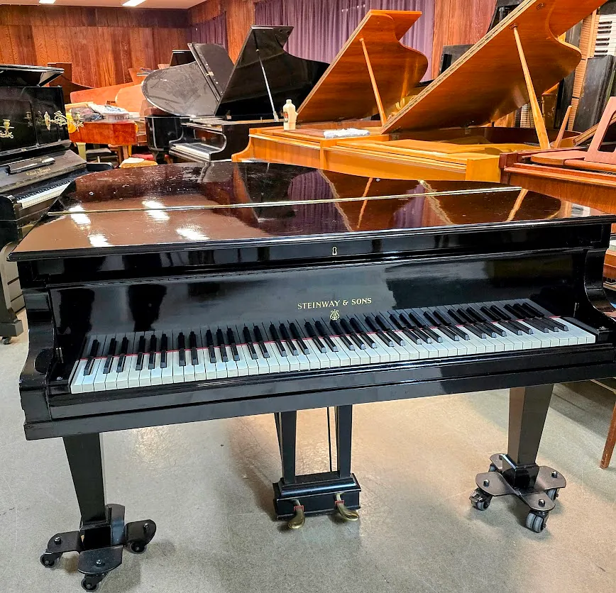 Steinway & Sons O-180