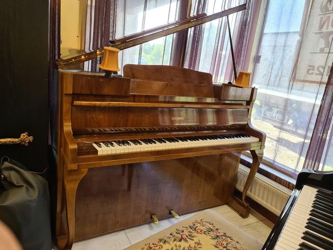 Schimmel 108 L / piano, S