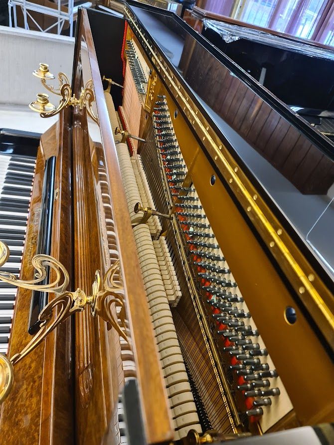 Gustafsson & Ljungqvist 136 / piano / nyskick/SÅLD