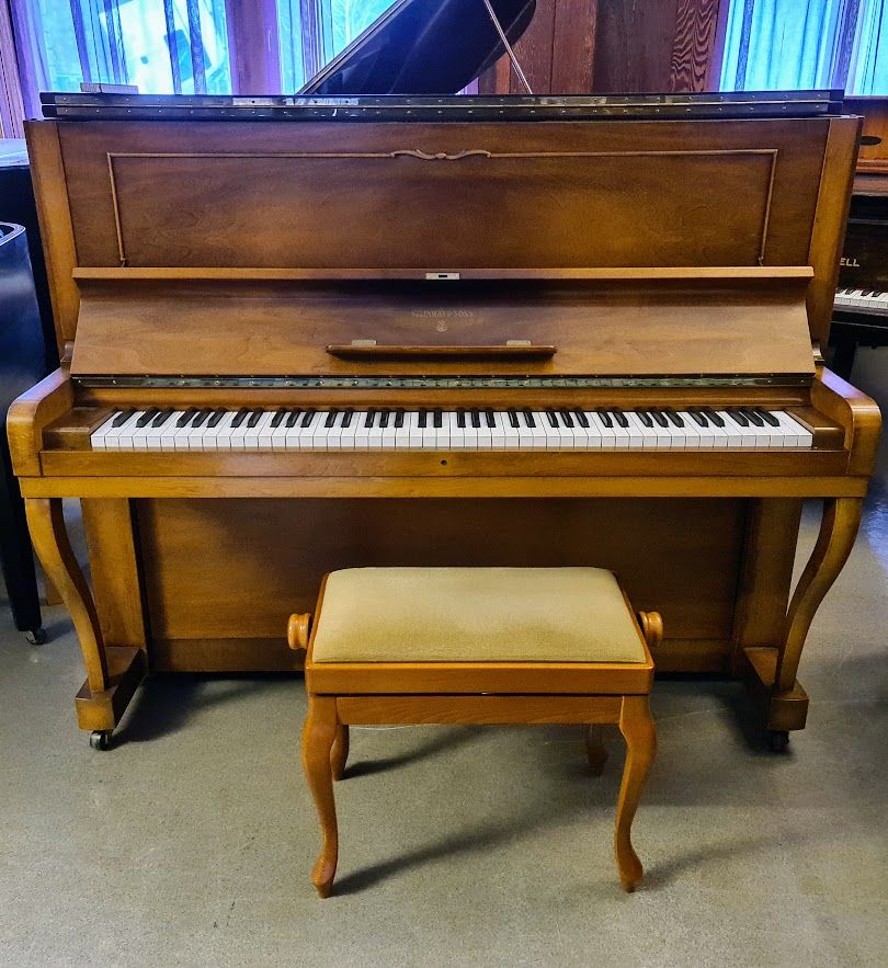 Steinway & Sons V-125 (1954)