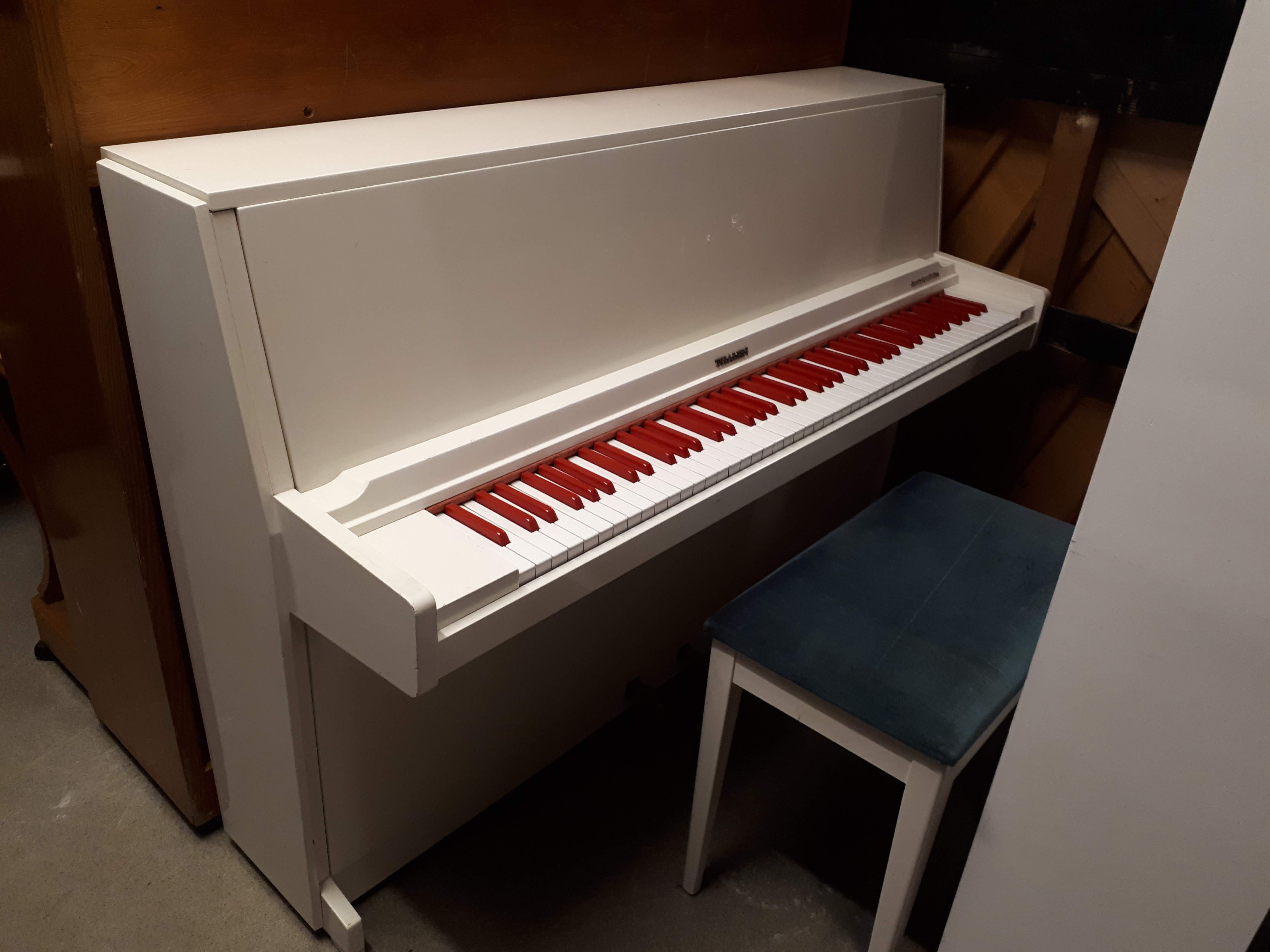 Svenska Pianofabriken 104 SÅLD 
