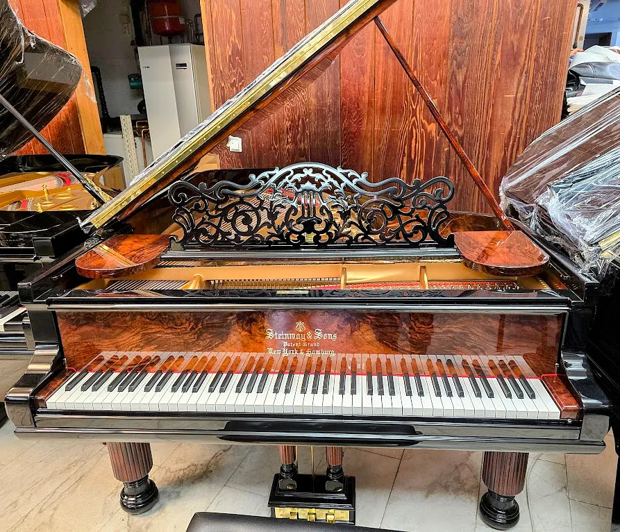 Steinway&Sons B-211