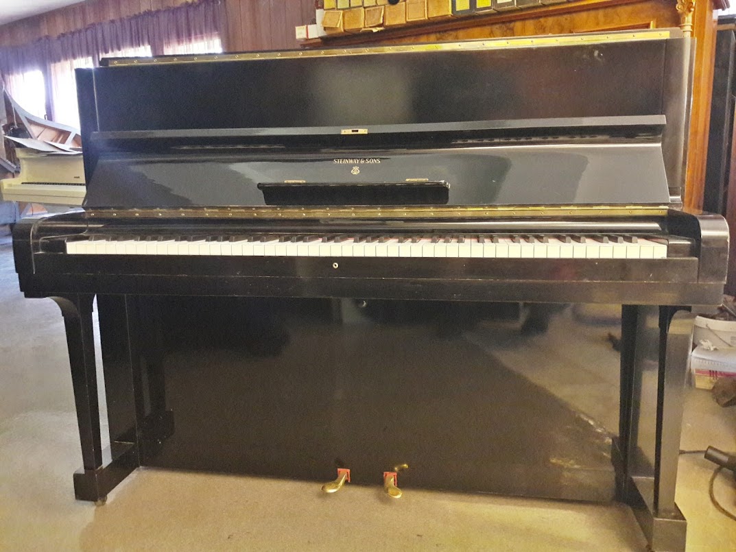 Steinway & Sons Z-118 / piano, SÅLD