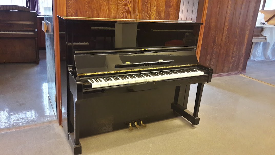 Yamaha U1 SÅLD