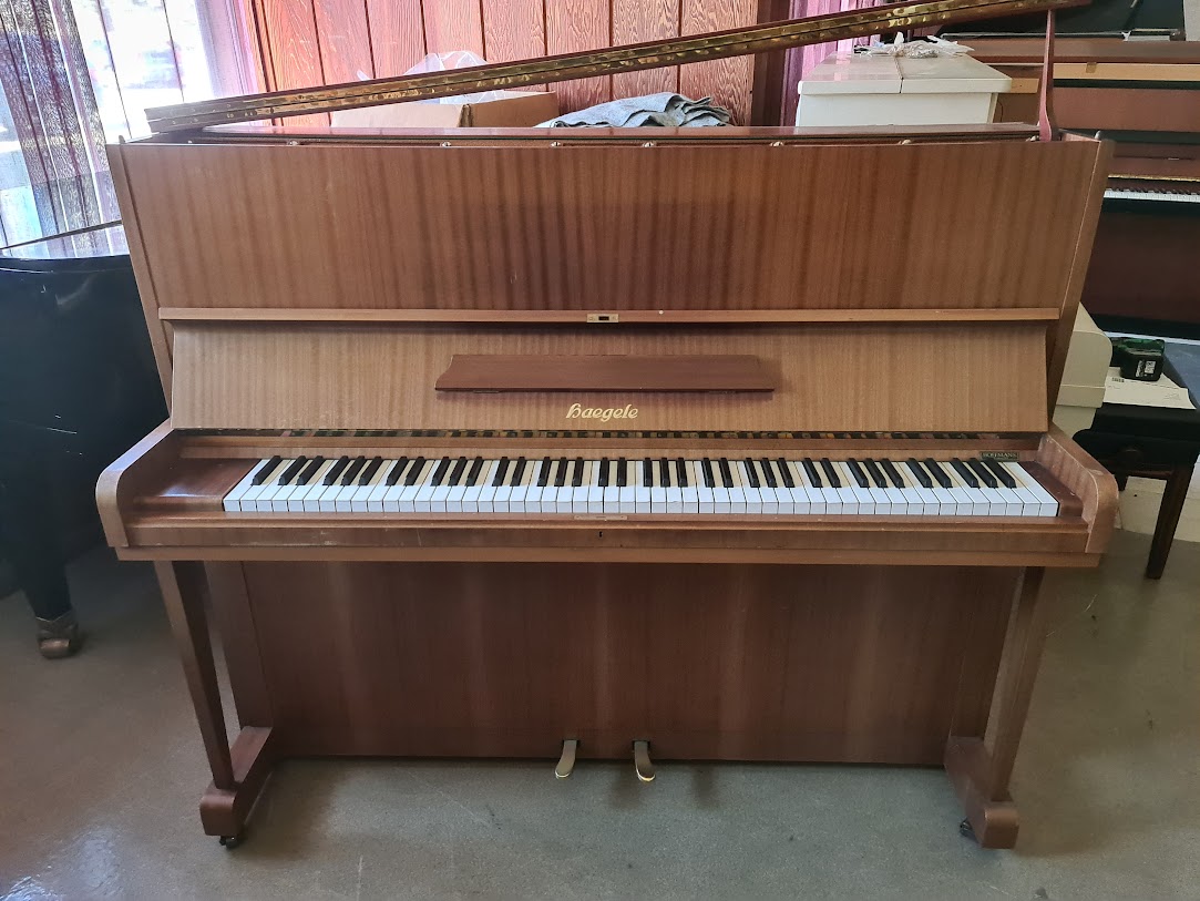 Haegele 125, piano