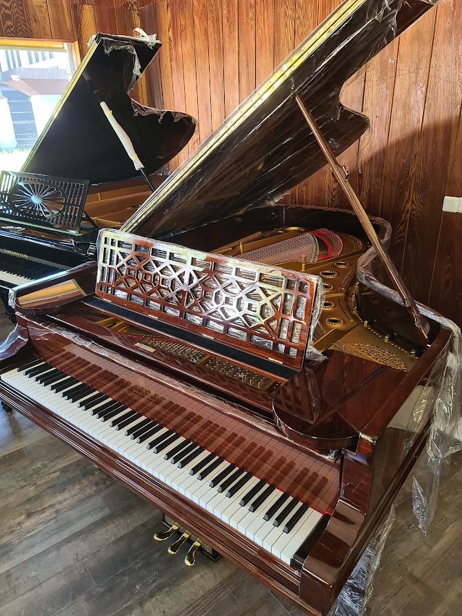 Steinway & Sons B211 / Nyskick