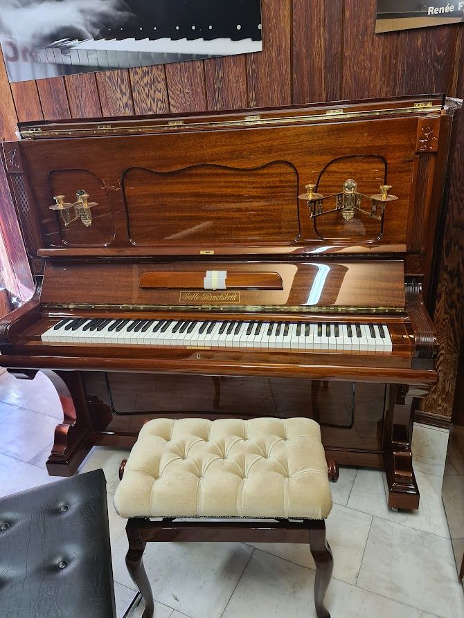Gefle Pianofabrik 142 / piano / Nyskick