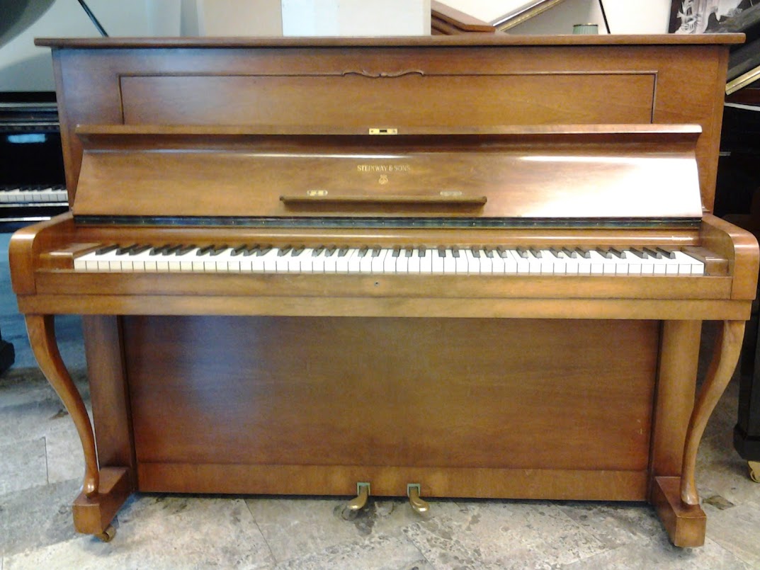 Steinway & Sons Z-118 / piano, SÅLD