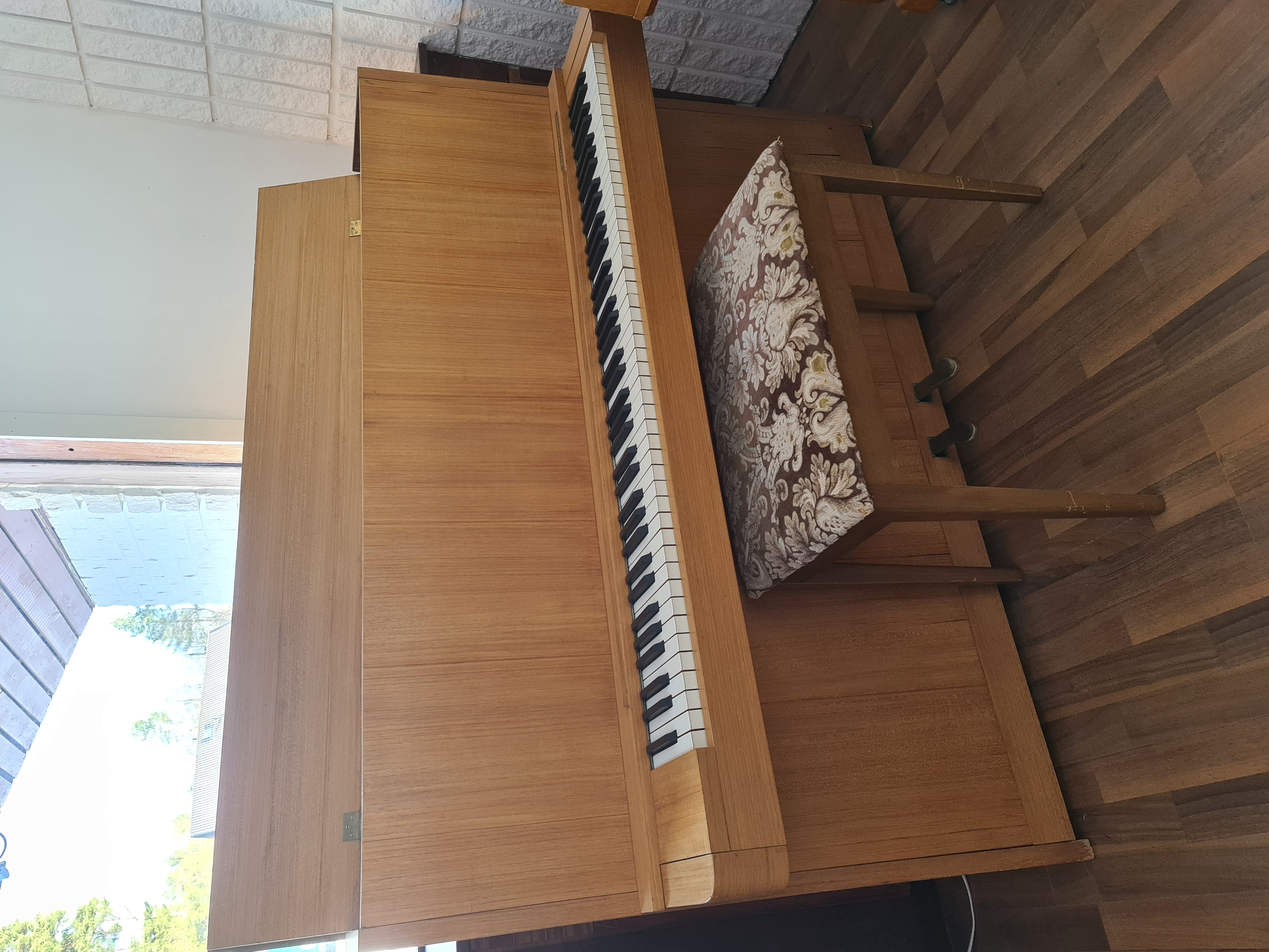 Svenska Pianofabriken 106 / piano