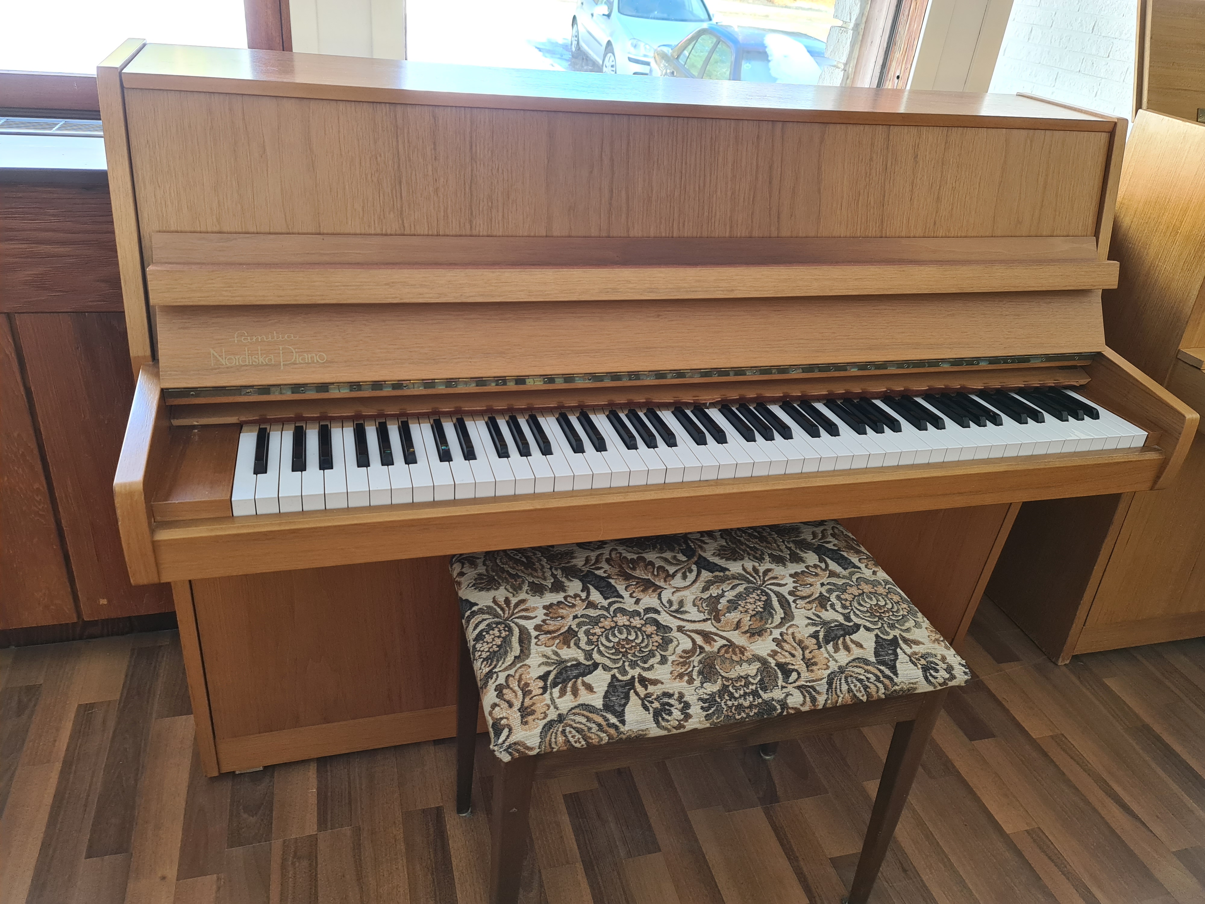 Nordiska Pianofabriken 108 Familia / piano, S
